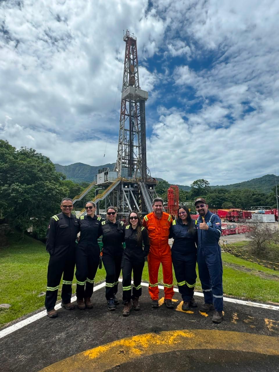 LKM Group con su equipo en proyecto de hidrocarburos